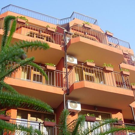 Terra Guest House Ravda Bagian luar foto