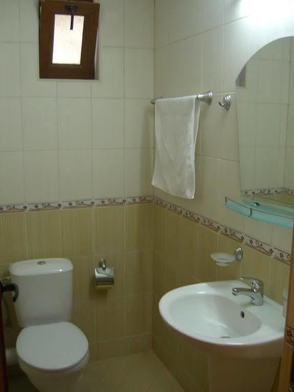 Terra Guest House Ravda Bagian luar foto